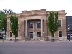 McLeod County Courthouse